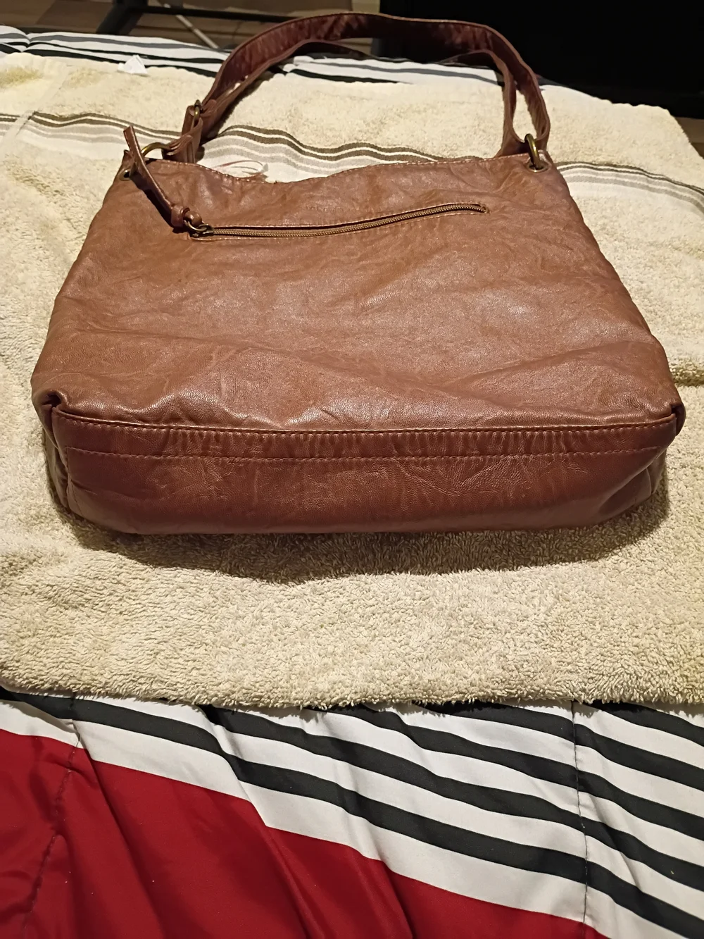 Stone Mountain Brown  Leather  Hobo with Front Zip Pockets GUC